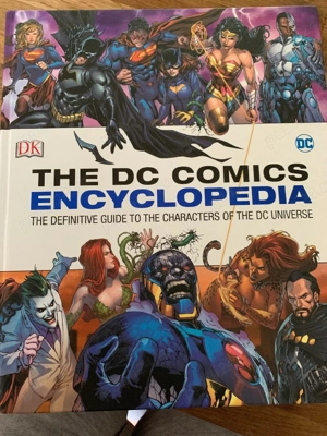 Enciclopedia DC Comics; Superman, Batman, Wonder Woman, The Joker, The Catwoman - imagine 5