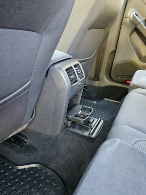 VW Golf 6 1.4TSI HIGHLINE ÎncălzireScaune DubluClima SenzoriParcare PilotAuto Euro5  - imagine 7