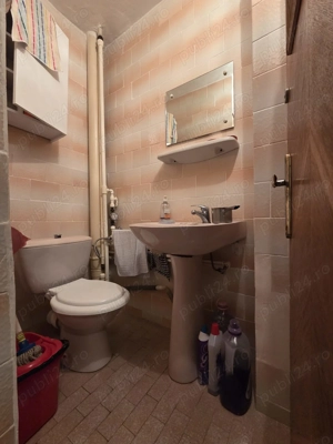 Apartament --3 camere -podgoriilor etajul 2 - imagine 2