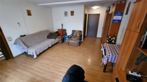 3 camere in vila si curte individuala - imagine 2