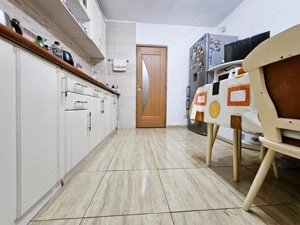 Apartament ---4 camere E3 - -etajul 3-MOBILAT - imagine 2