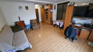 3 camere in vila si curte individuala - imagine 7