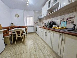 Apartament ---4 camere E3 - -etajul 3-MOBILAT - imagine 9