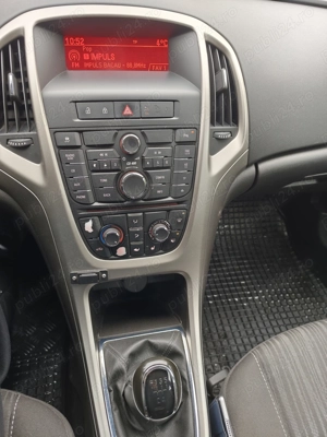 Opel Astra J Hatchback 1.6 Benzina - imagine 5