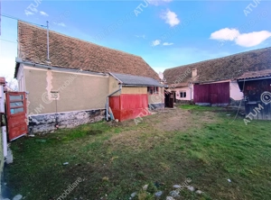 Casa cu 4 camere si 1650 mp teren la doar 30 km distanta de Sibiu - imagine 12