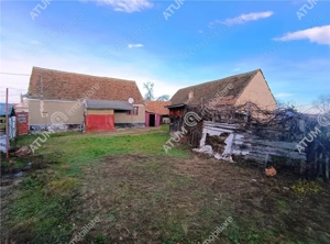 Casa cu 4 camere si 1650 mp teren la doar 30 km distanta de Sibiu - imagine 18