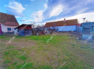 Casa cu 4 camere si 1650 mp teren la doar 30 km distanta de Sibiu - imagine 10