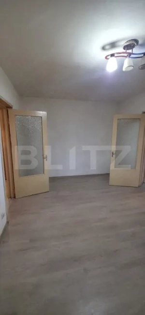 Apartament 2 camere, 53 mp, zona Nord  - imagine 10