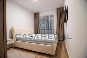 Închiriez apartament 3 camere, loc de parcare inclus – Zona centrală - imagine 3