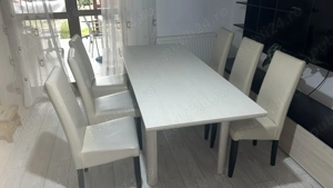 Vând masa, scaune, mobila 