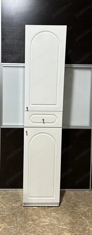 Dulap Soldat Alb cu rafturi si sertar; Dulap pentru baie