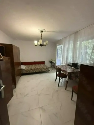 Apartament 3 Camere Decomandat  Boxa Garaj Gradina Centrala Proprie Zona Centrala - imagine 2