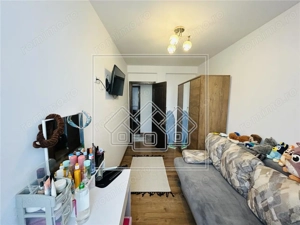 Casa cu 82 mp utili, gradina de 30 mp, Calea Cisnadiei - imagine 4