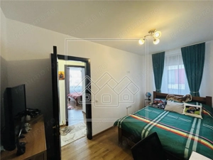 Casa cu 82 mp utili, gradina de 30 mp, Calea Cisnadiei - imagine 5