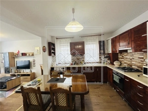 Casa cu 82 mp utili, gradina de 30 mp, Calea Cisnadiei - imagine 19