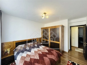 Casa cu 82 mp utili, gradina de 30 mp, Calea Cisnadiei - imagine 2