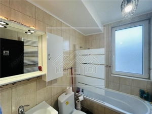 Casa cu 82 mp utili, gradina de 30 mp, Calea Cisnadiei - imagine 6