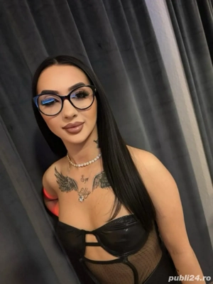Hot brunett Doar deplasari  - imagine 2