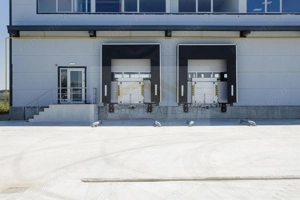 Hala industrială 2.000 mp • Depozitare / Producție • Rampe încărcare • Otopeni - imagine 2