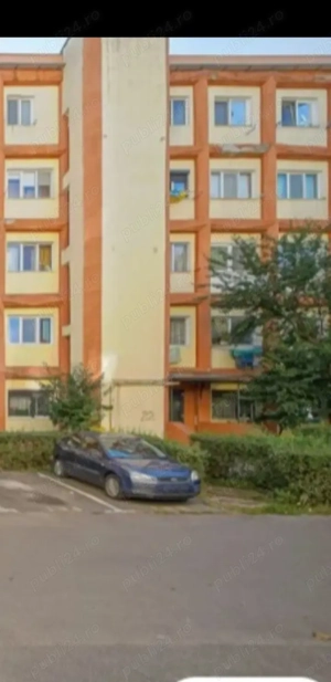 Vand camera cu baie,in Bloc de Apartamente,Tractorul,14 metri utili,25000 euro