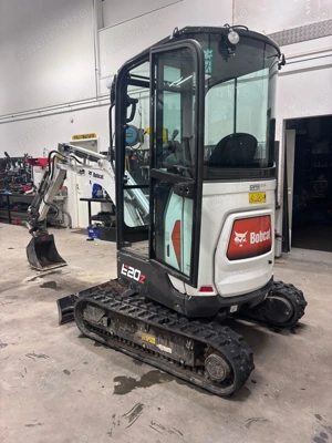 Bobcat E20Z   Mini-excavator aproape nou, 115 ore, model 2021 - imagine 3