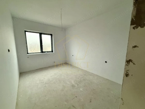 Duplex cu perete dublu si toate utilitatile | Sanandrei