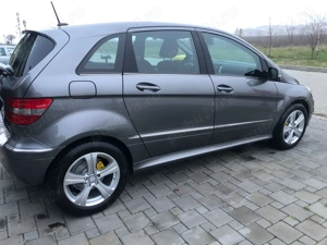 Mercedes-Benz B 180 BlueEFFICIENCY - imagine 4