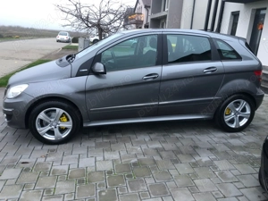 Mercedes-Benz B 180 BlueEFFICIENCY - imagine 10