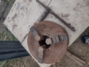 Vand universal pentru strung