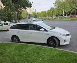 Toyota Auris Hybrid