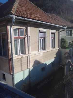 vand casa cu curte si gradina in zona central istorica a Brasovului  - imagine 3