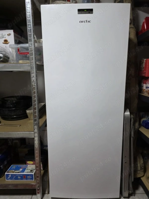 vand congelator Arctic