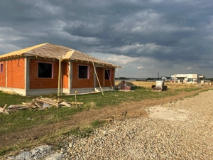 Casă modernă în Santandrei, 500 mp teren, 3 dormitoare, zonă de maxim interes   finisată în alb - imagine 2