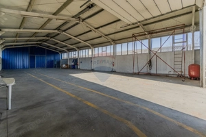 De închiriat spațiu pentru depozitare 300mp + curte 650mp Feldioara - imagine 6