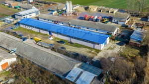 De închiriat spațiu pentru depozitare 300mp + curte 650mp Feldioara - imagine 13