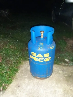 vând 3 butelii petrom 250 lei buc