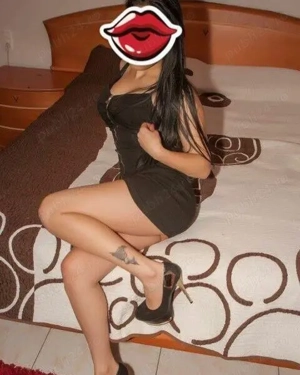 Bruneta noua în oraș! 