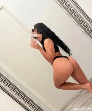  Buna sunt elena si am 22 de ani 