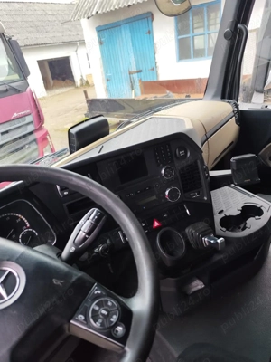 Vand autotractor Mercedes Benz - imagine 3