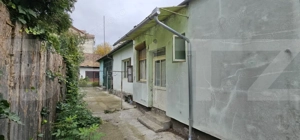 Casa in centru cu potential deosebit - imagine 2