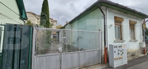 Casa in centru cu potential deosebit