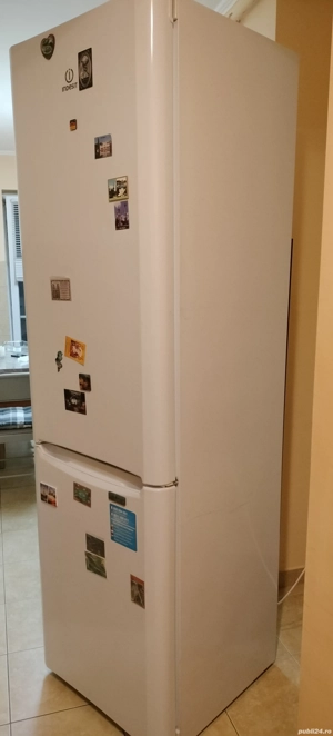 Vând combină frigorifică Indesit 355 l - imagine 2