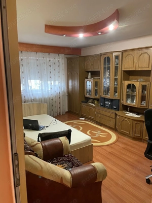 Ofer spre închiriere un apartament cu 2 camere - imagine 4