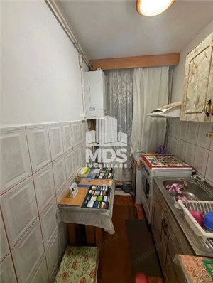 Decomandat cu centrala la etaj 2 linga Padurice