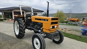 Tractor Renault 421 - imagine 6