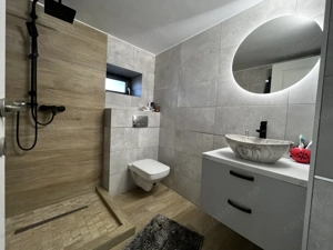 Vilă 234 mp, 5 Dormit. Renovată 2019, 20 km BM, Terasă, Teren Extensibil. - imagine 6