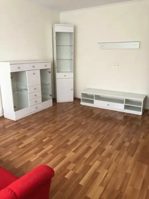 Apartament 2 camere, etaj 3 – zonă excelentă, liniștită aproape de centru