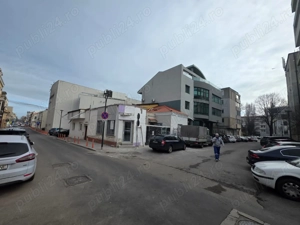 Închiriez clădire   spațiu comercial sau locuință, cu suprafata de 40 -  100 mp   Central