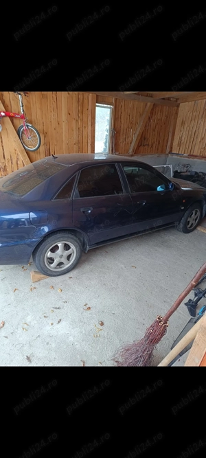  Vînd Audi A4  manual 