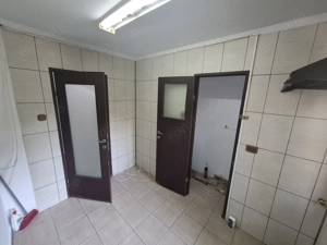 Gh Lazar- Favorit, 3 camere, parter cu centrala proprie - imagine 4